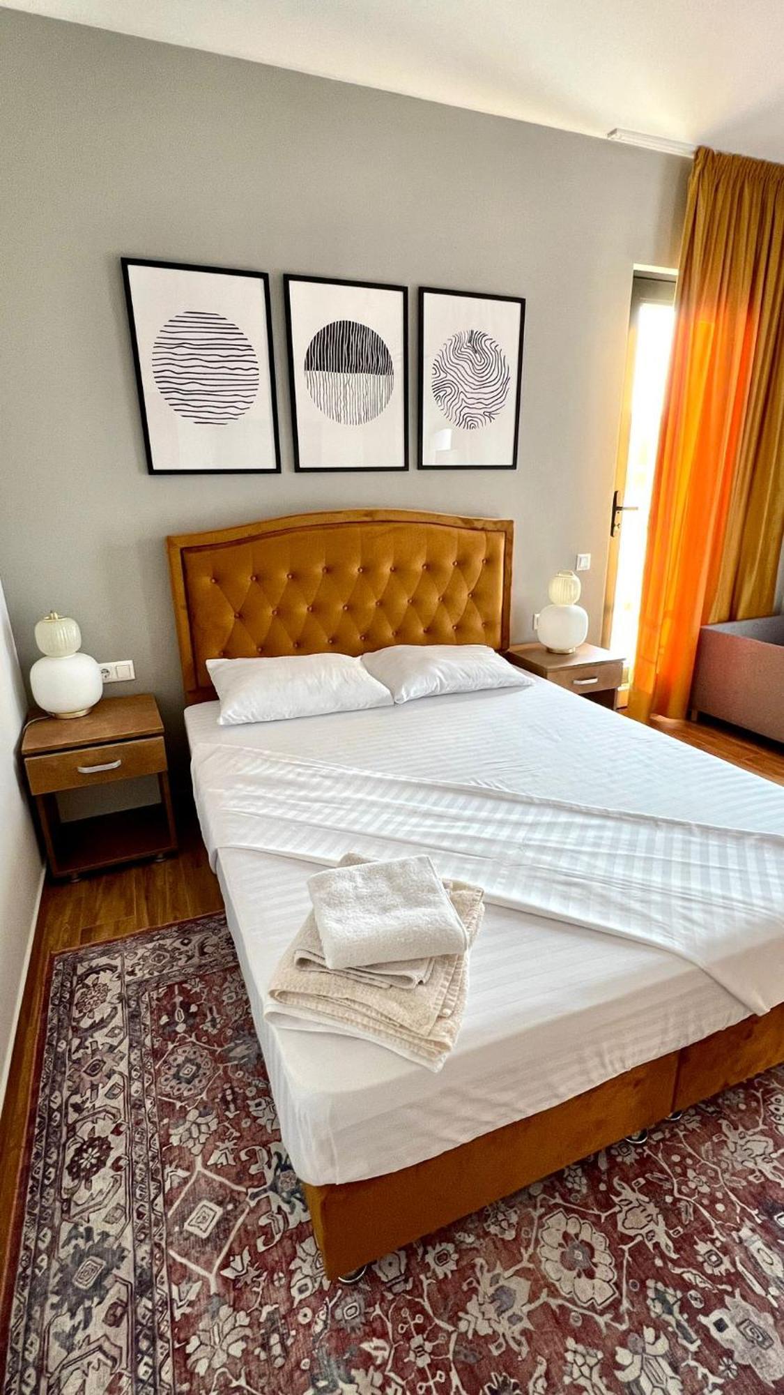 Hotel Fantazia Oradea - Self Check In & Out Ngoại thất bức ảnh