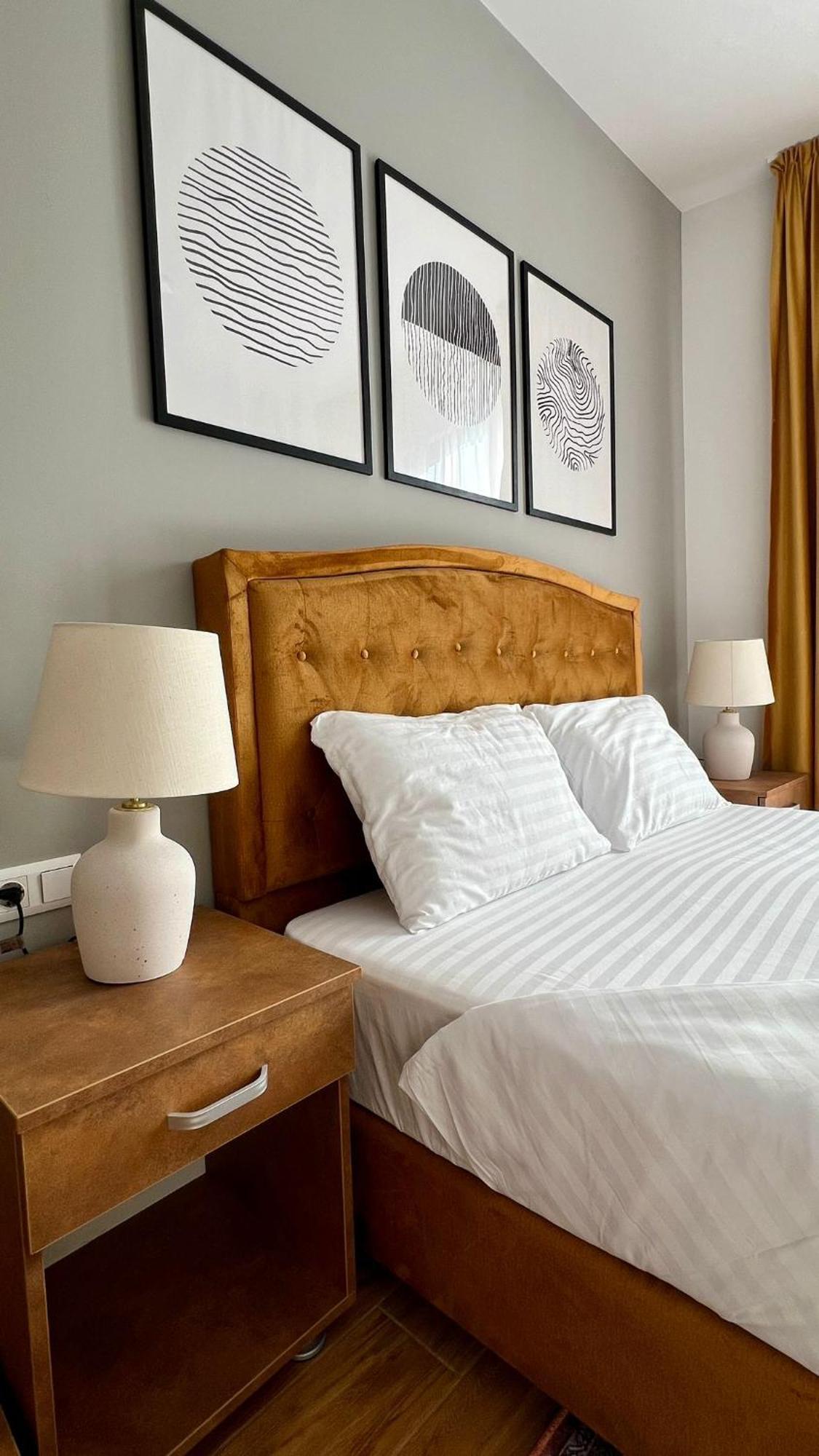 Hotel Fantazia Oradea - Self Check In & Out Ngoại thất bức ảnh